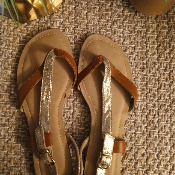 Cute Kenneth Cole Reaction 👡 Sandals - Picture 4 of 4